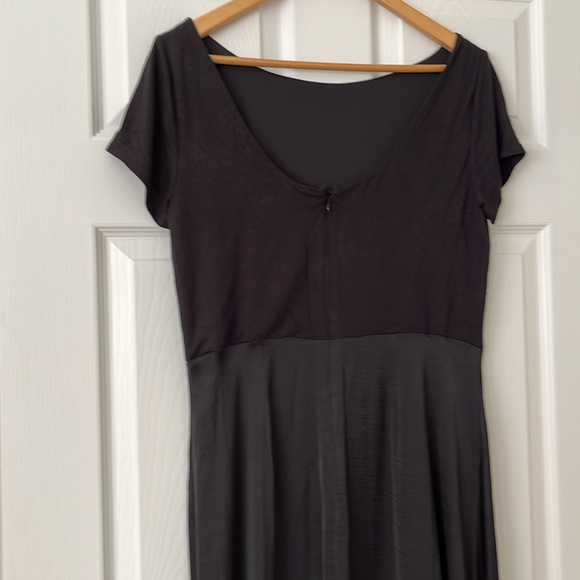 LOFT DRESS - Picture 3 of 5